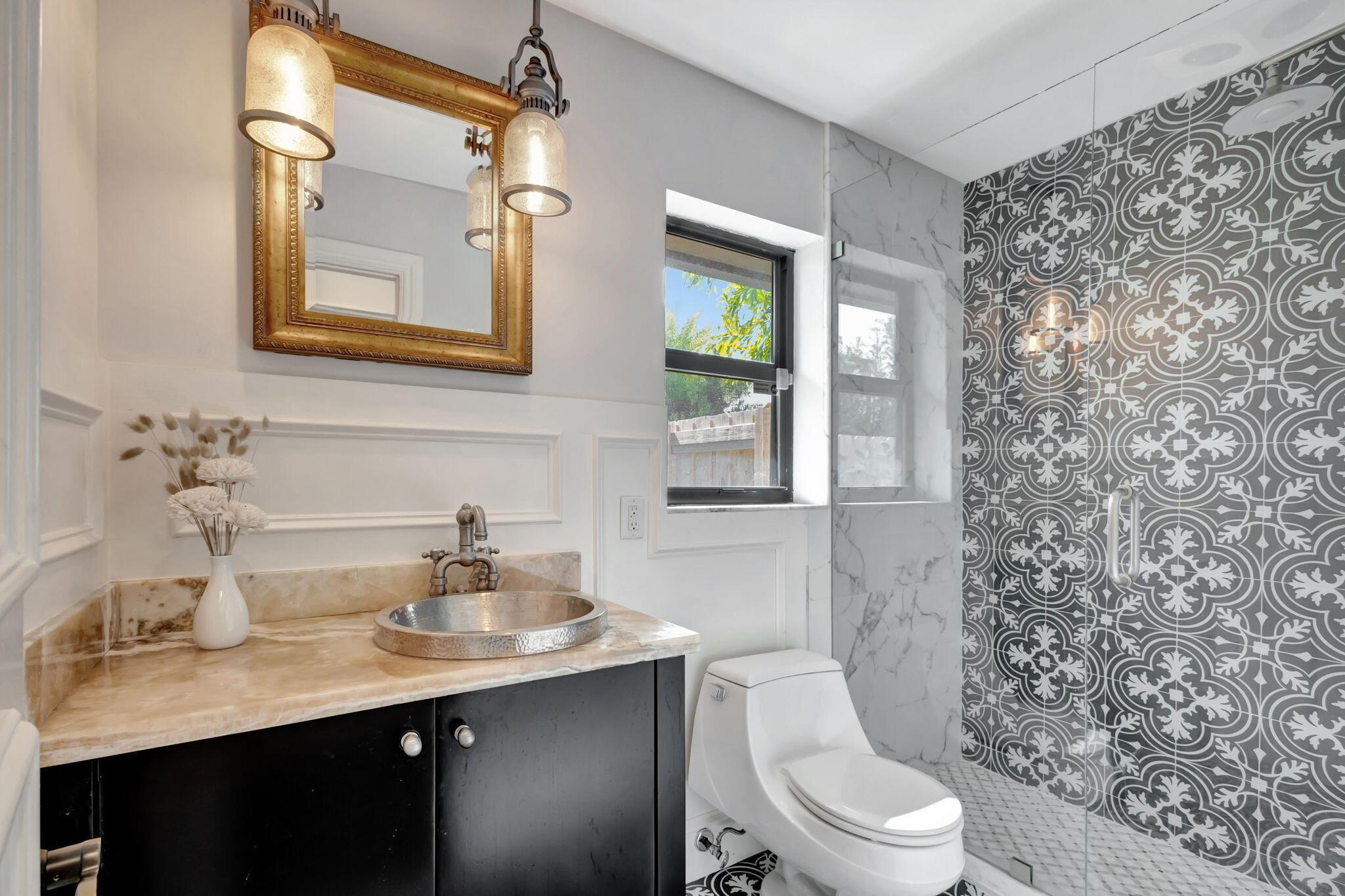 PIRATES COVE - Residential