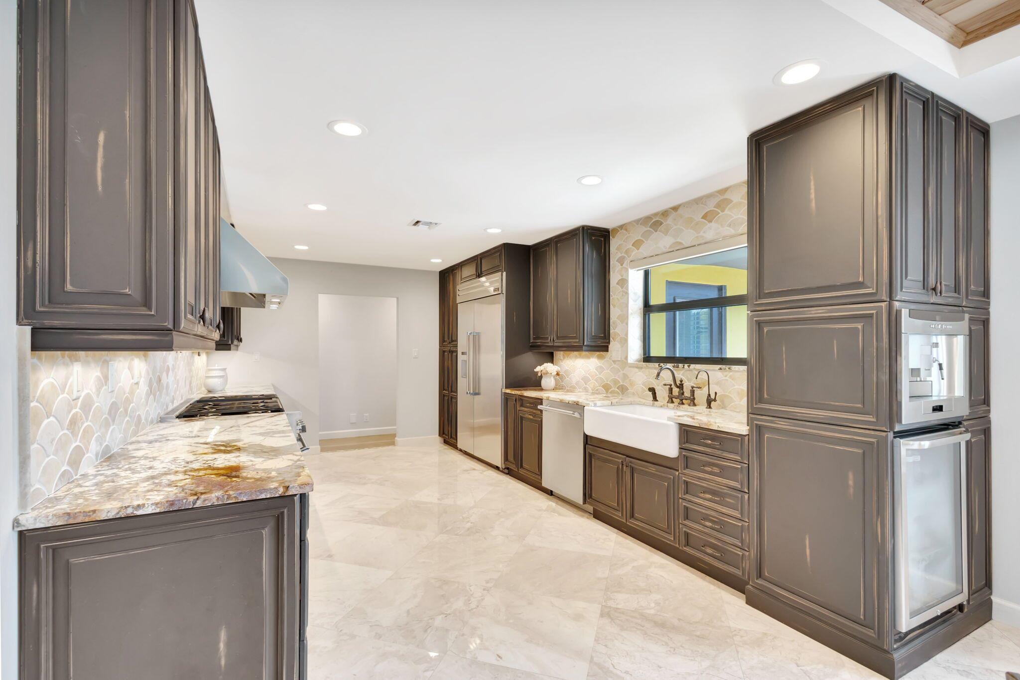 PIRATES COVE - Residential