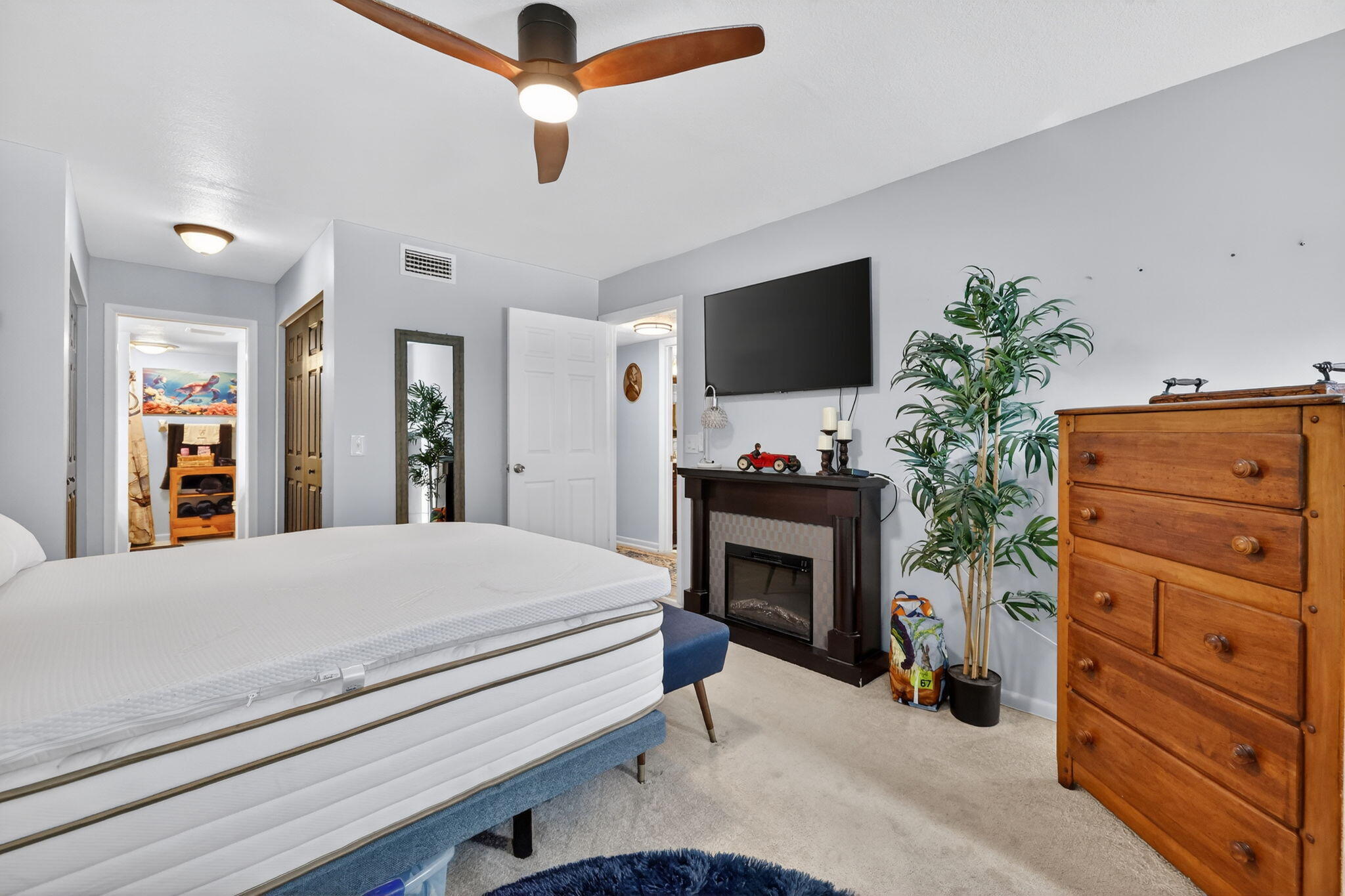 TWIN LAKES SOUTH & TOWN VILLAS CONDO - Residential