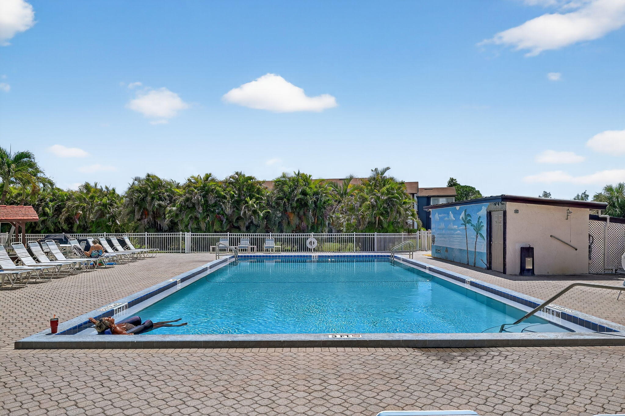 TWIN LAKES SOUTH & TOWN VILLAS CONDO - Residential