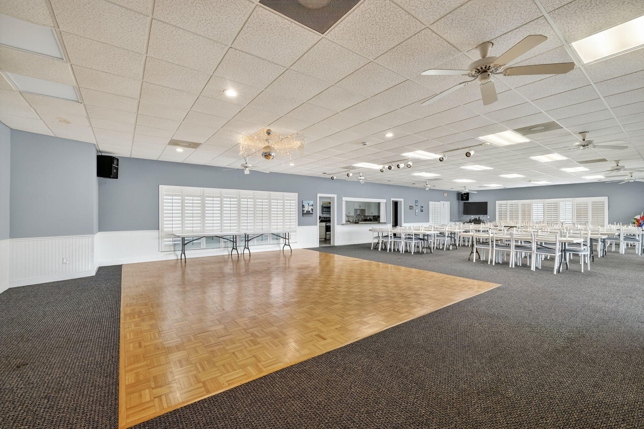 TWIN LAKES SOUTH & TOWN VILLAS CONDO - Residential