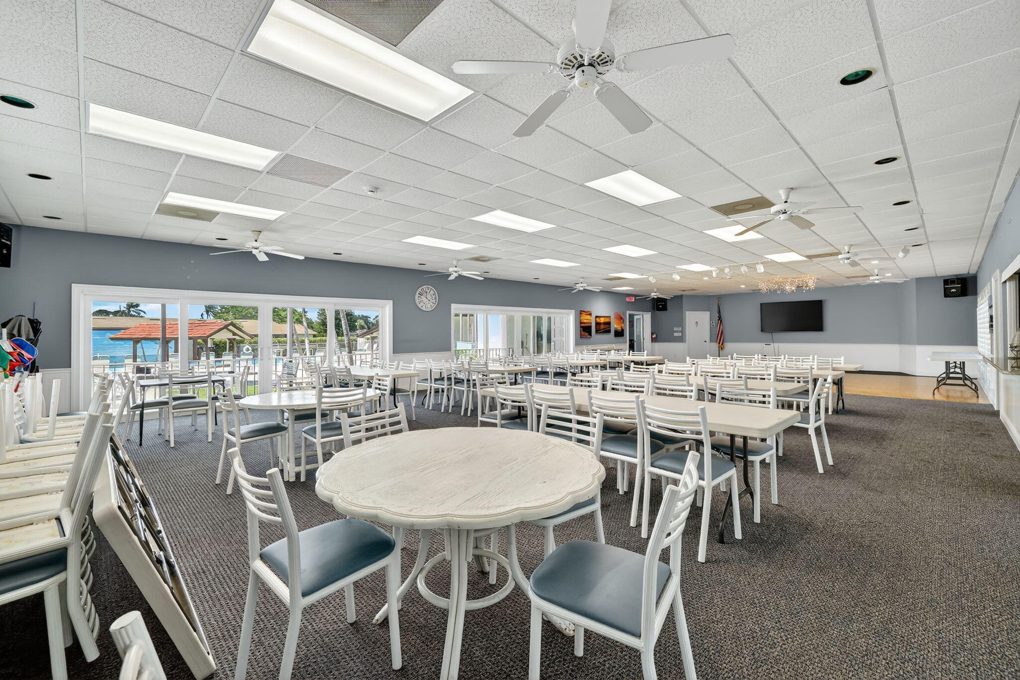 TWIN LAKES SOUTH & TOWN VILLAS CONDO - Residential