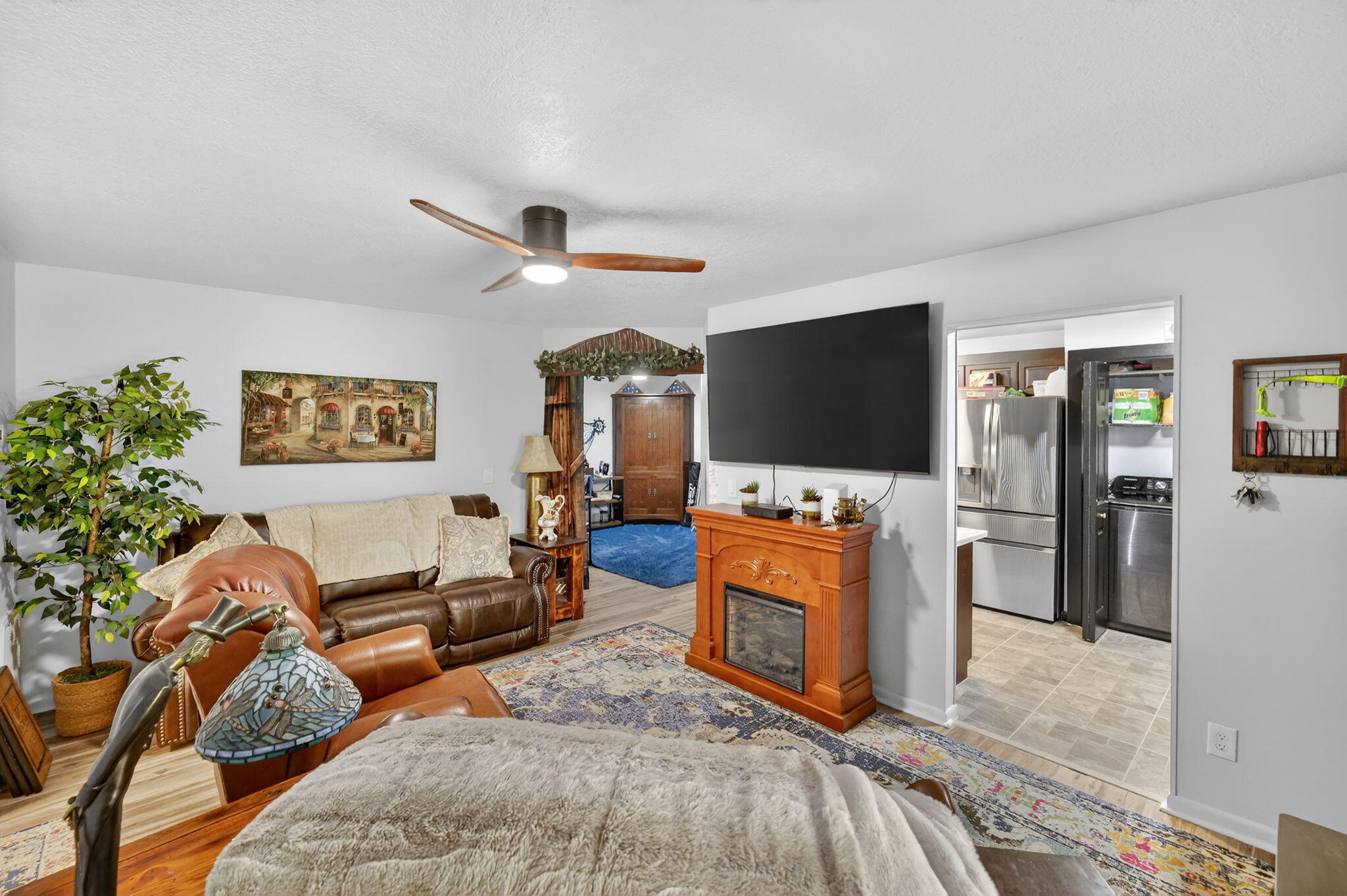 TWIN LAKES SOUTH & TOWN VILLAS CONDO - Residential