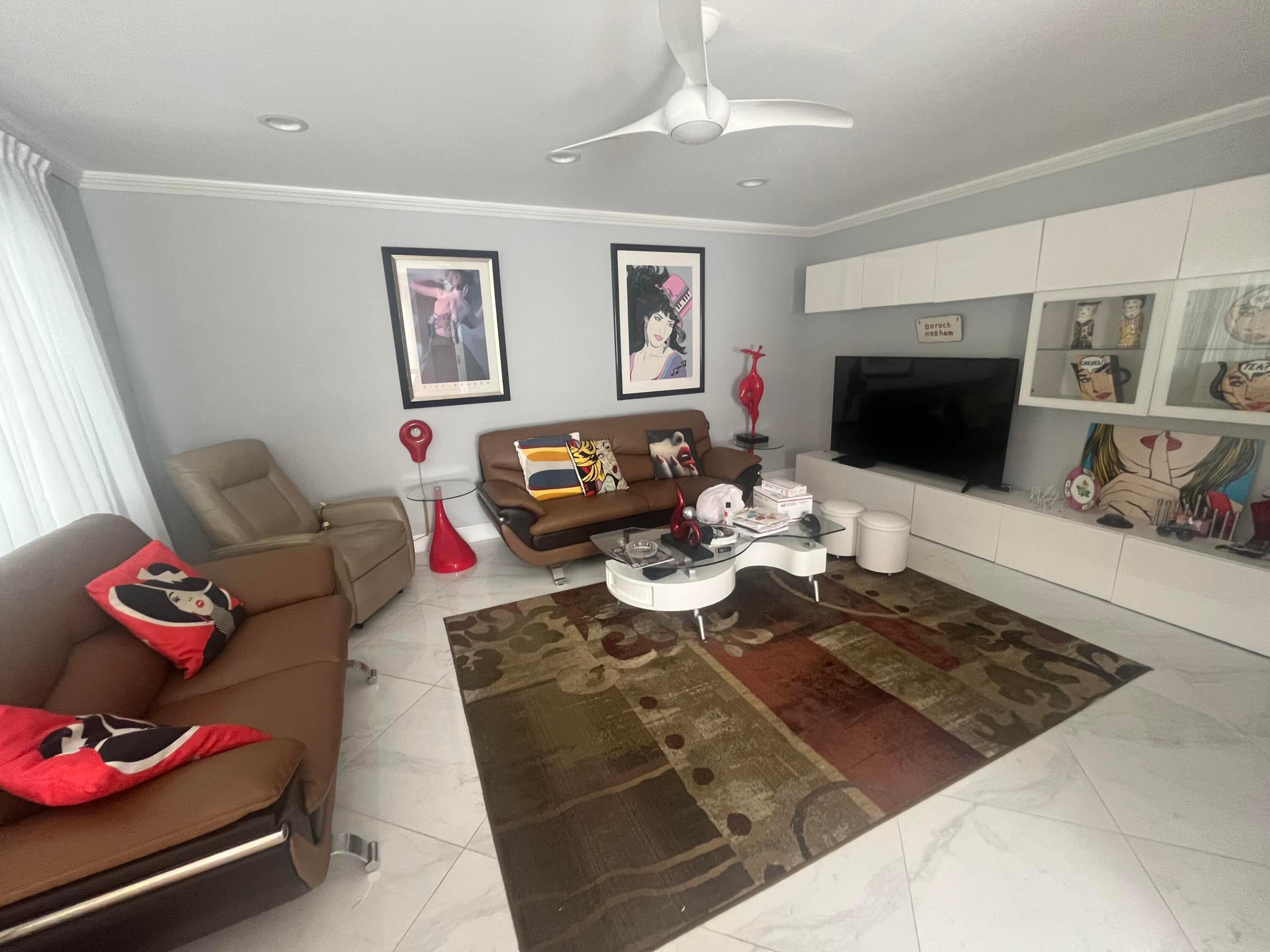 KINGS POINT - Residential