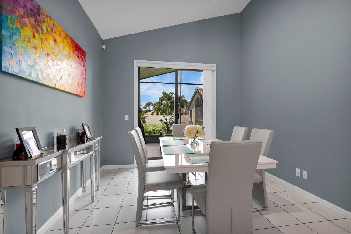 10393 Lexington Circle S