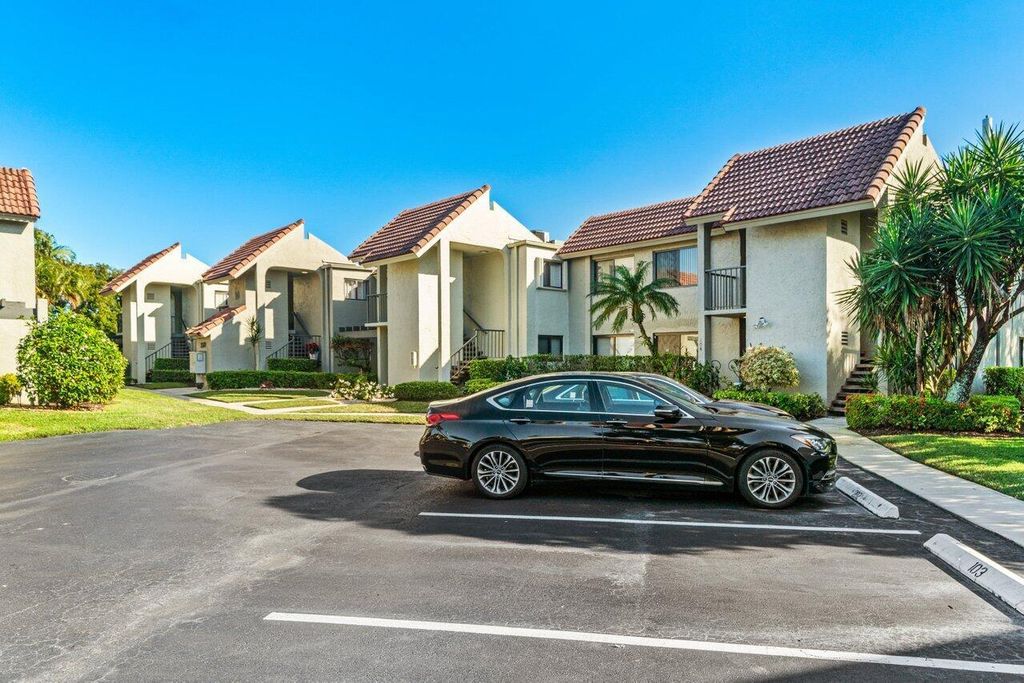 Photo of 5589 Fairway Park Drive #202, Boynton Beach, FL 33437 (MLS # R11144496)