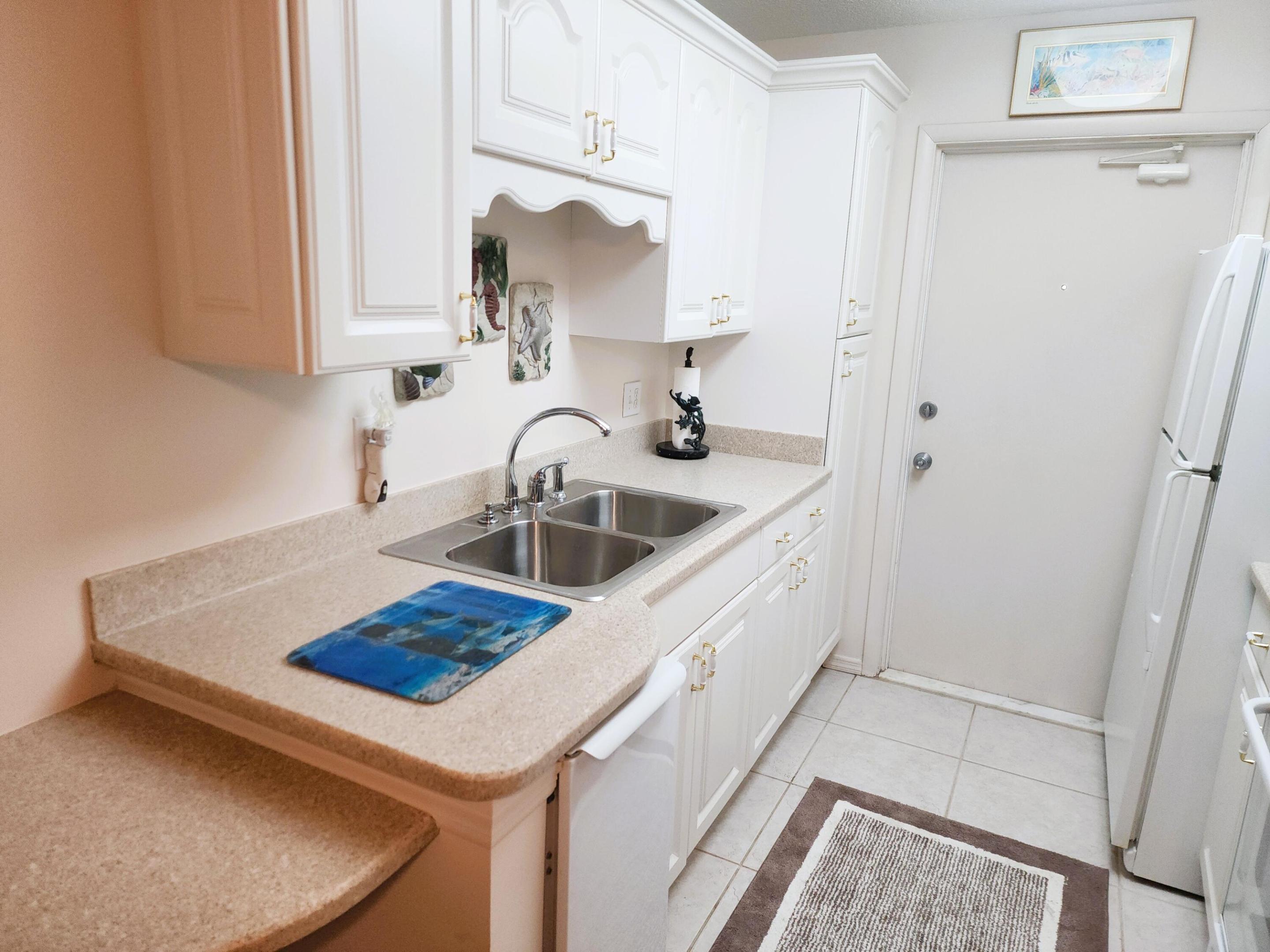 LAKE COLONY APTS TWO INC - Residential