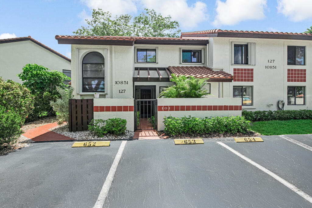 10851 Palm Lake Avenue 101