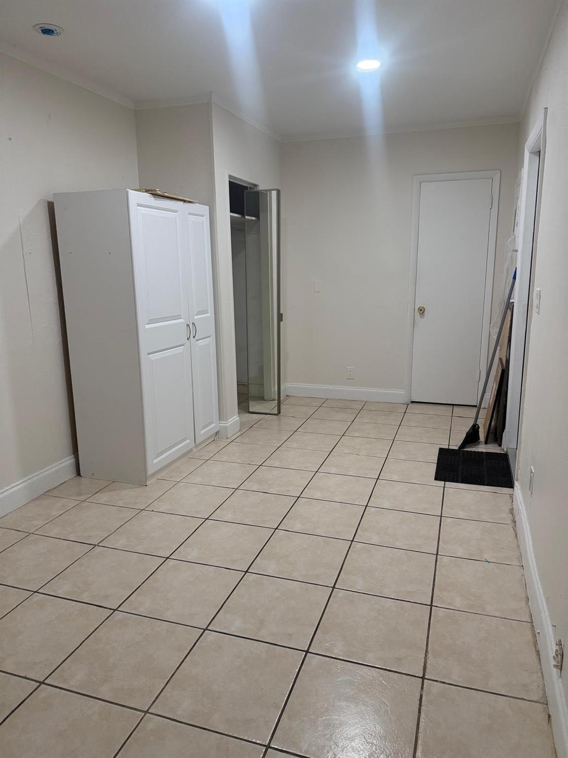 Alden Manor 24-8 B - Residential Lease