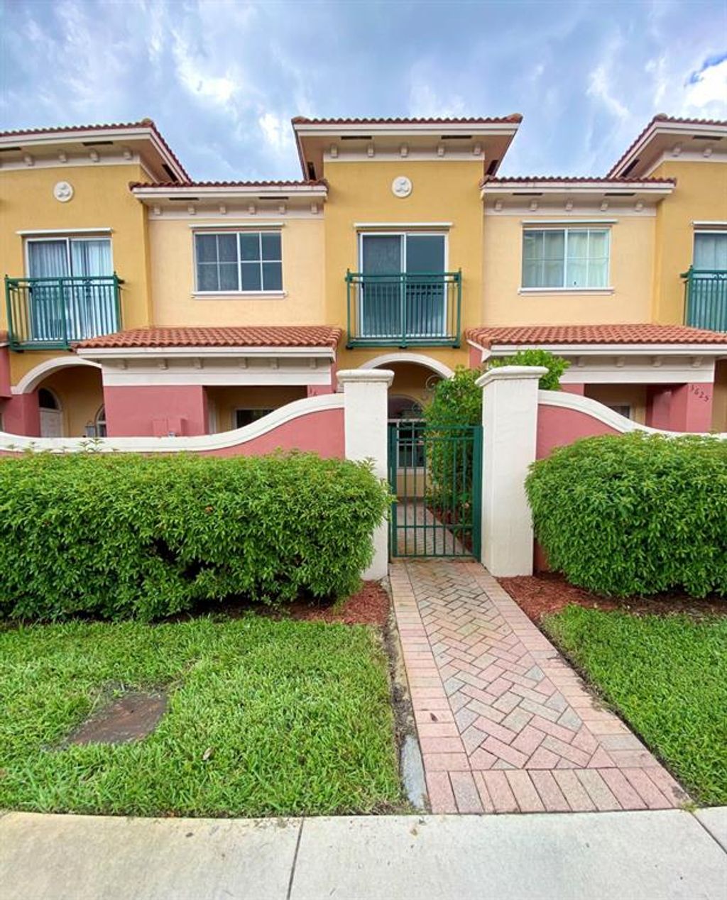 Photo of 3627 NW 29 Court #3627, Lauderdale Lakes, FL 33311 (MLS # R10841112)