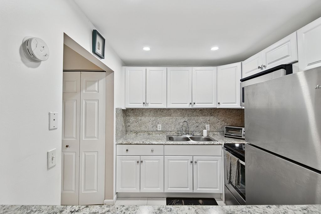 Photo of 96 Fanshaw, Boca Raton, FL 33434 (MLS # B26031109)