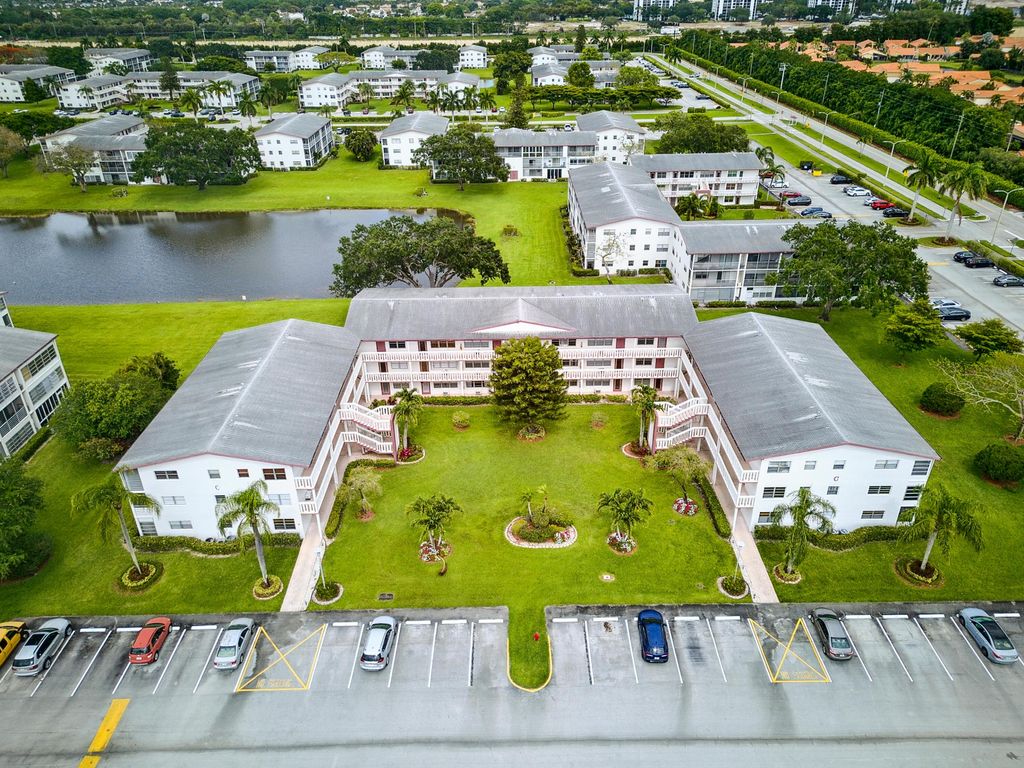 Photo of 96 Fanshaw, Boca Raton, FL 33434 (MLS # B26031109)