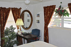 LAWN LAKE - Residential