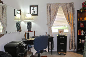 LAWN LAKE - Residential