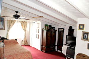 LAWN LAKE - Residential