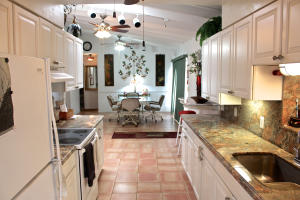 LAWN LAKE - Residential