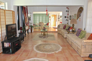 LAWN LAKE - Residential