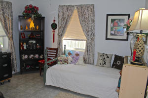 LAWN LAKE - Residential