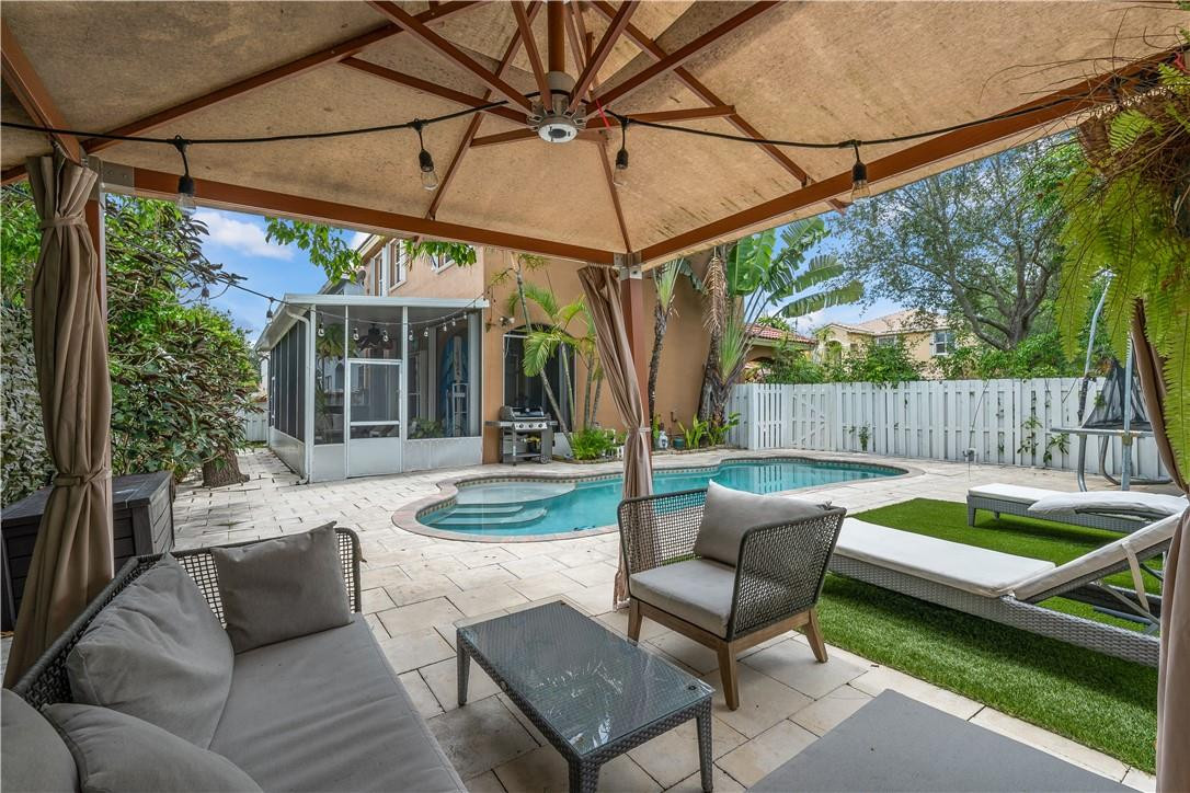 Maple Ridge 167-38 B - Residential