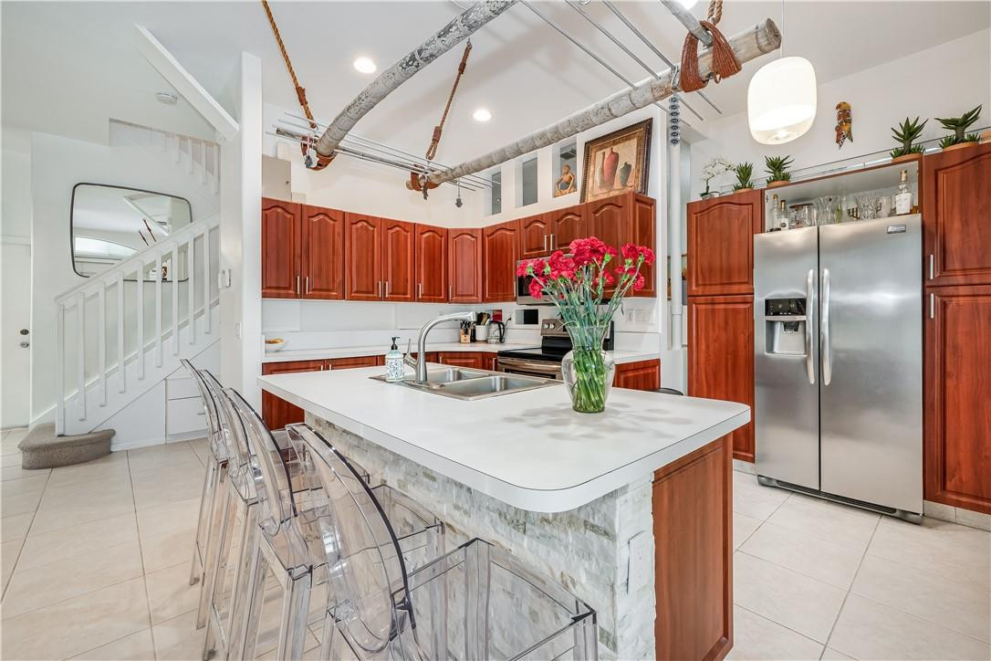 Maple Ridge 167-38 B - Residential