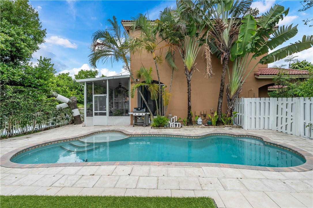 Maple Ridge 167-38 B - Residential