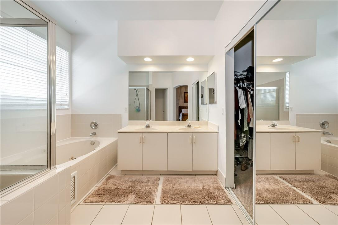 Maple Ridge 167-38 B - Residential