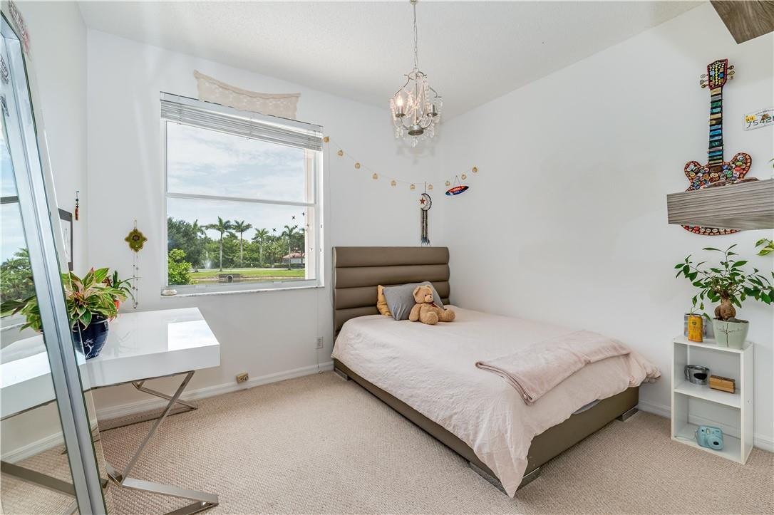 Maple Ridge 167-38 B - Residential