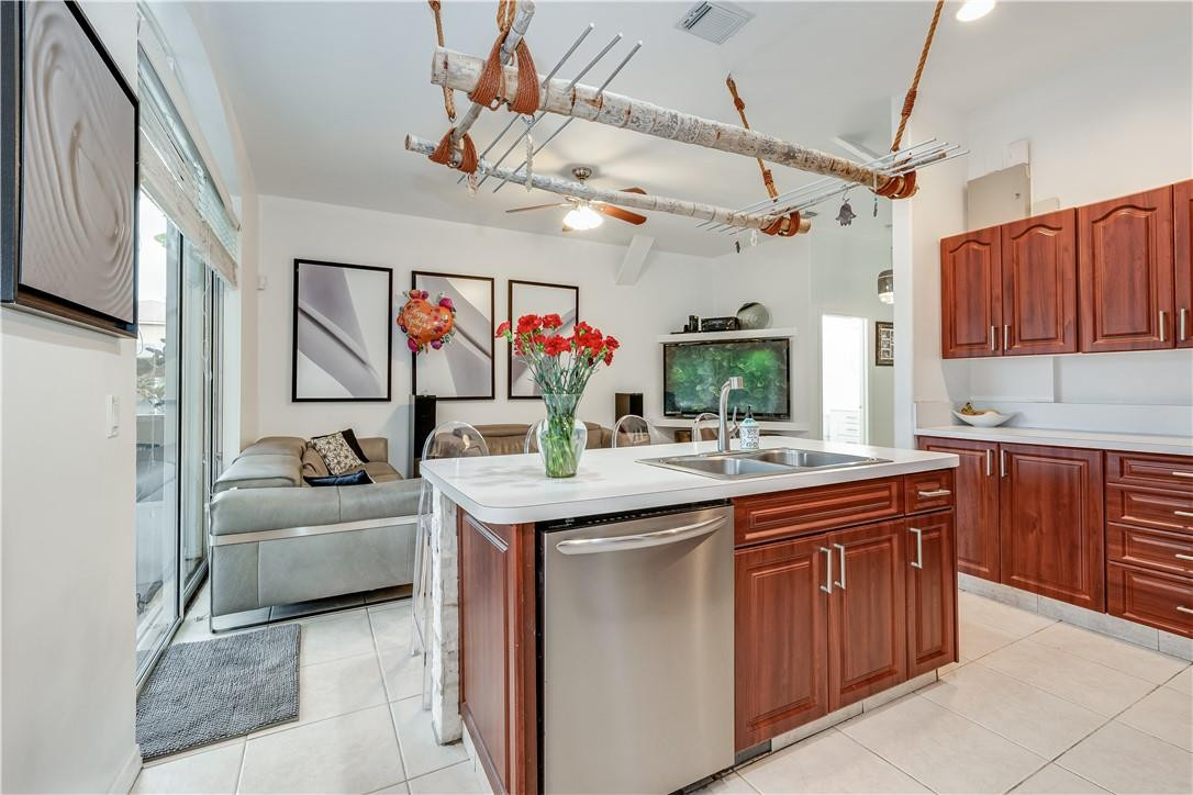 Maple Ridge 167-38 B - Residential