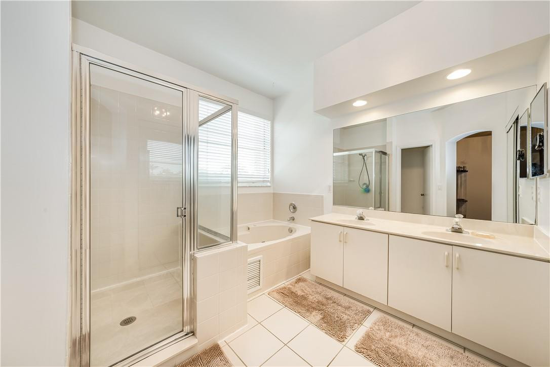 Maple Ridge 167-38 B - Residential