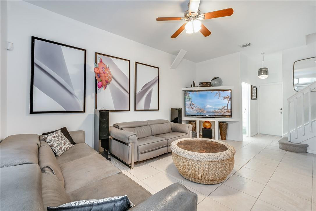 Maple Ridge 167-38 B - Residential