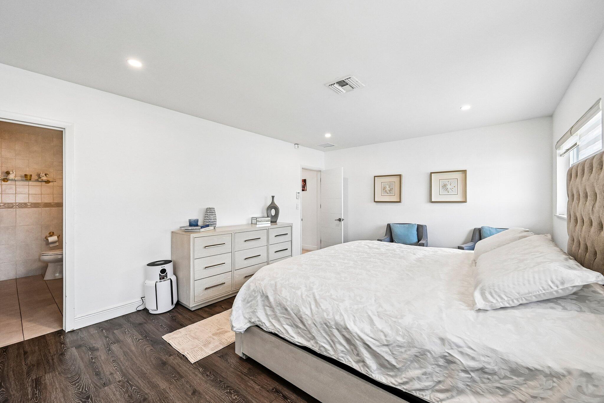 VENETIAN ISLES 2ND SEC - Residential