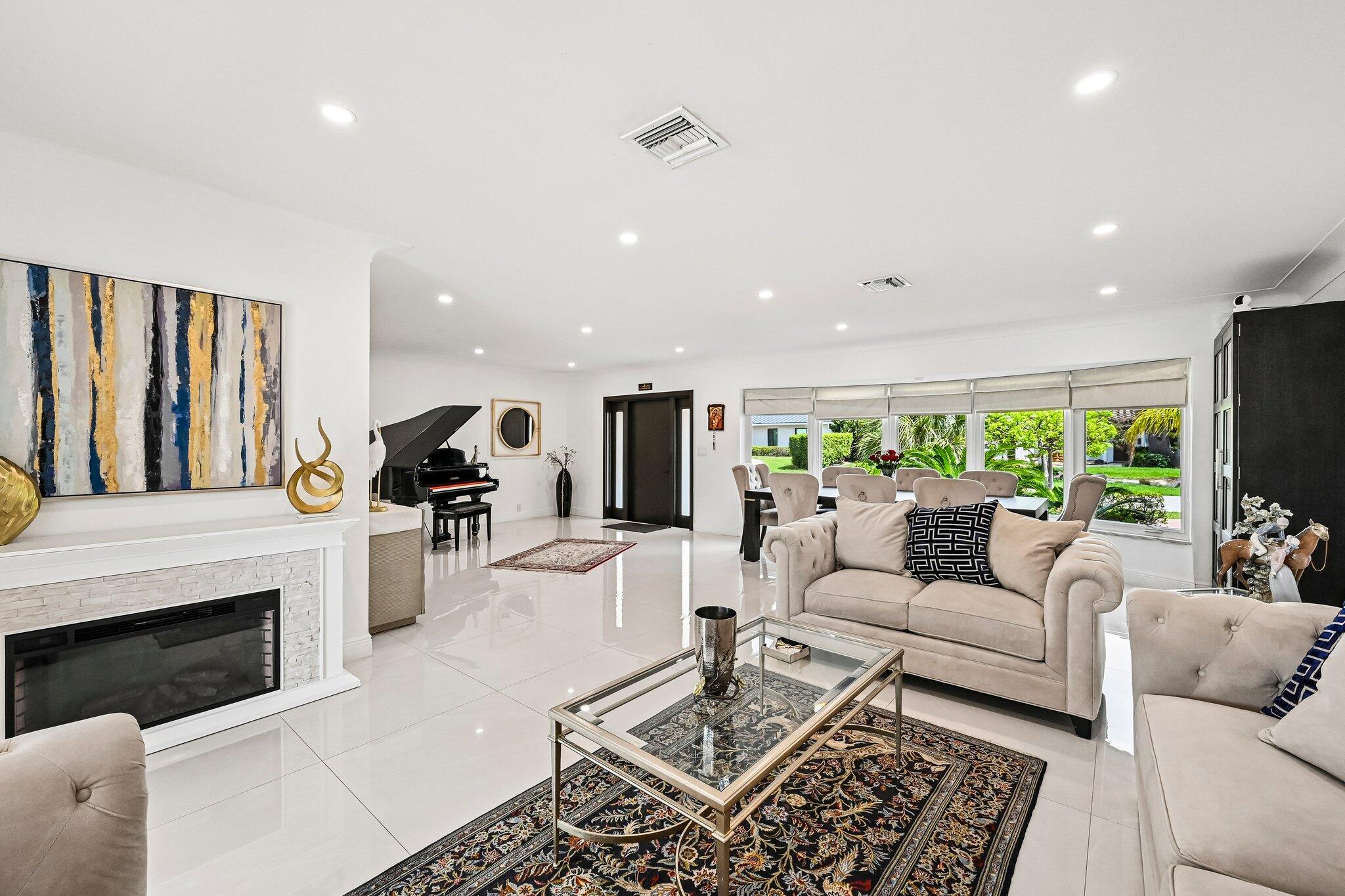 VENETIAN ISLES 2ND SEC - Residential