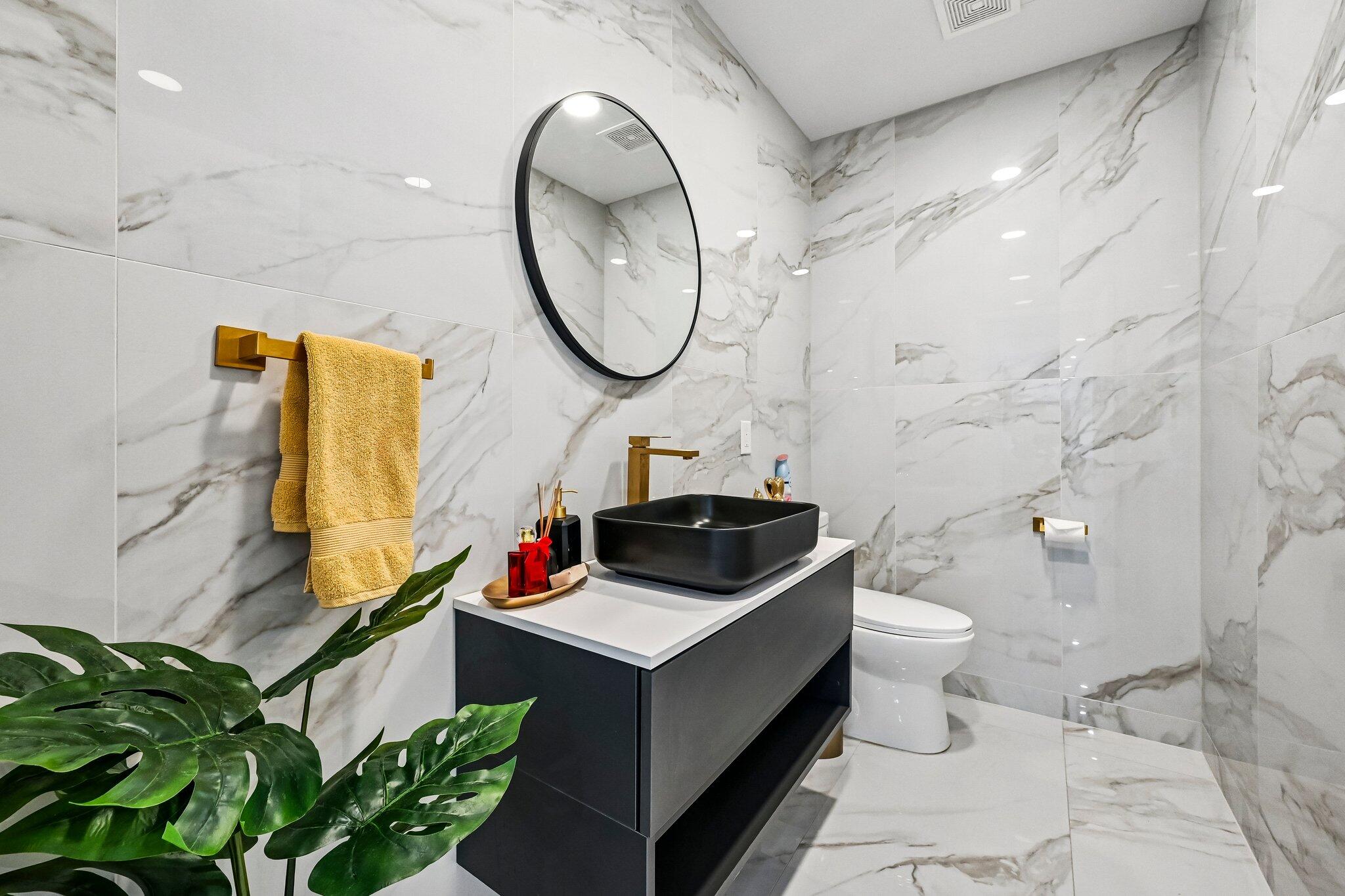 VENETIAN ISLES 2ND SEC - Residential