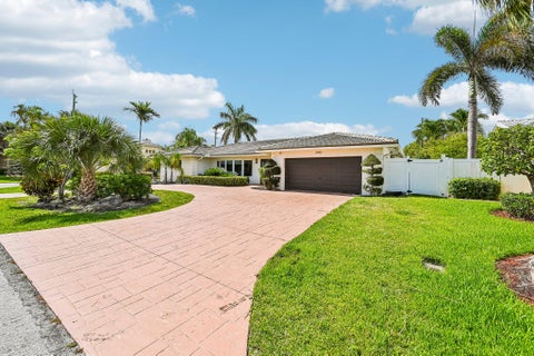 Tiny photo for 2940 NE 39th Court, Lighthouse Point, FL 33064 (MLS # B26033109)