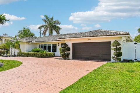 Tiny photo for 2940 NE 39th Court, Lighthouse Point, FL 33064 (MLS # B26033109)