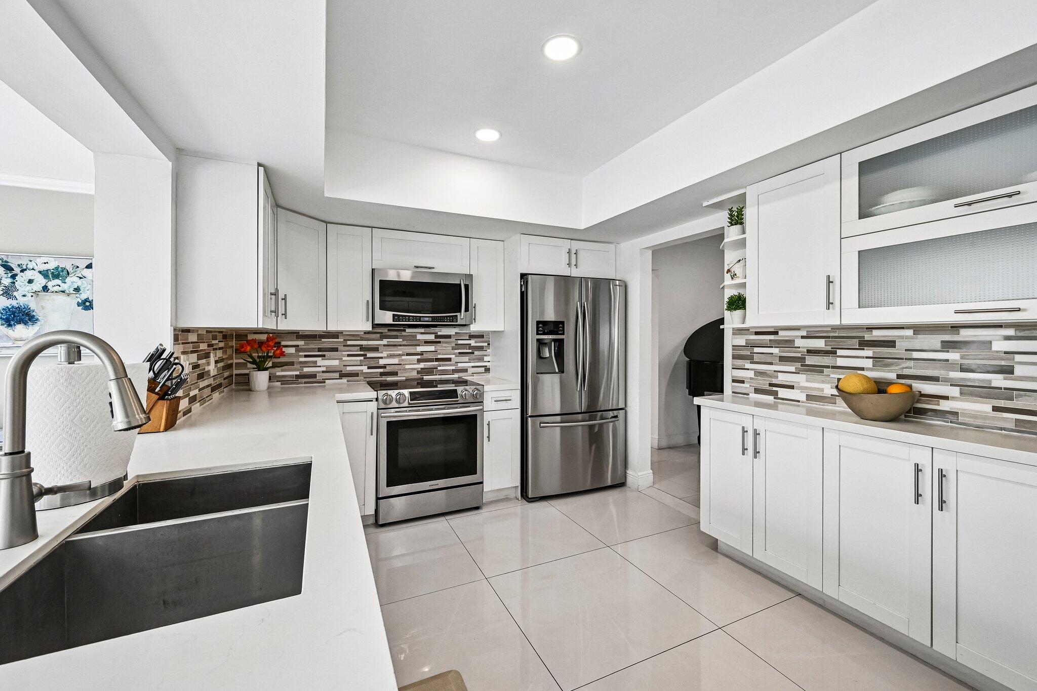 VENETIAN ISLES 2ND SEC - Residential