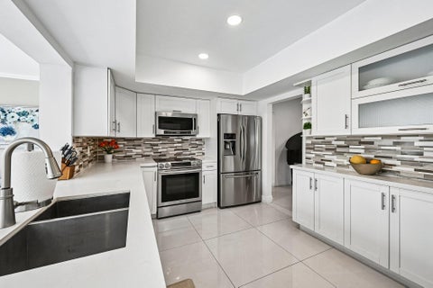 Tiny photo for 2940 NE 39th Court, Lighthouse Point, FL 33064 (MLS # B26033109)