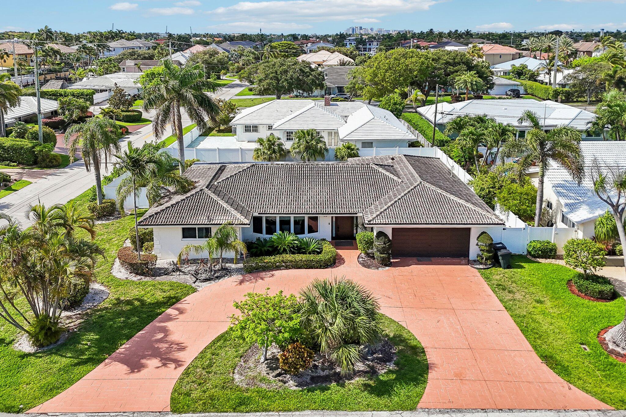 2940 NE 39th Court