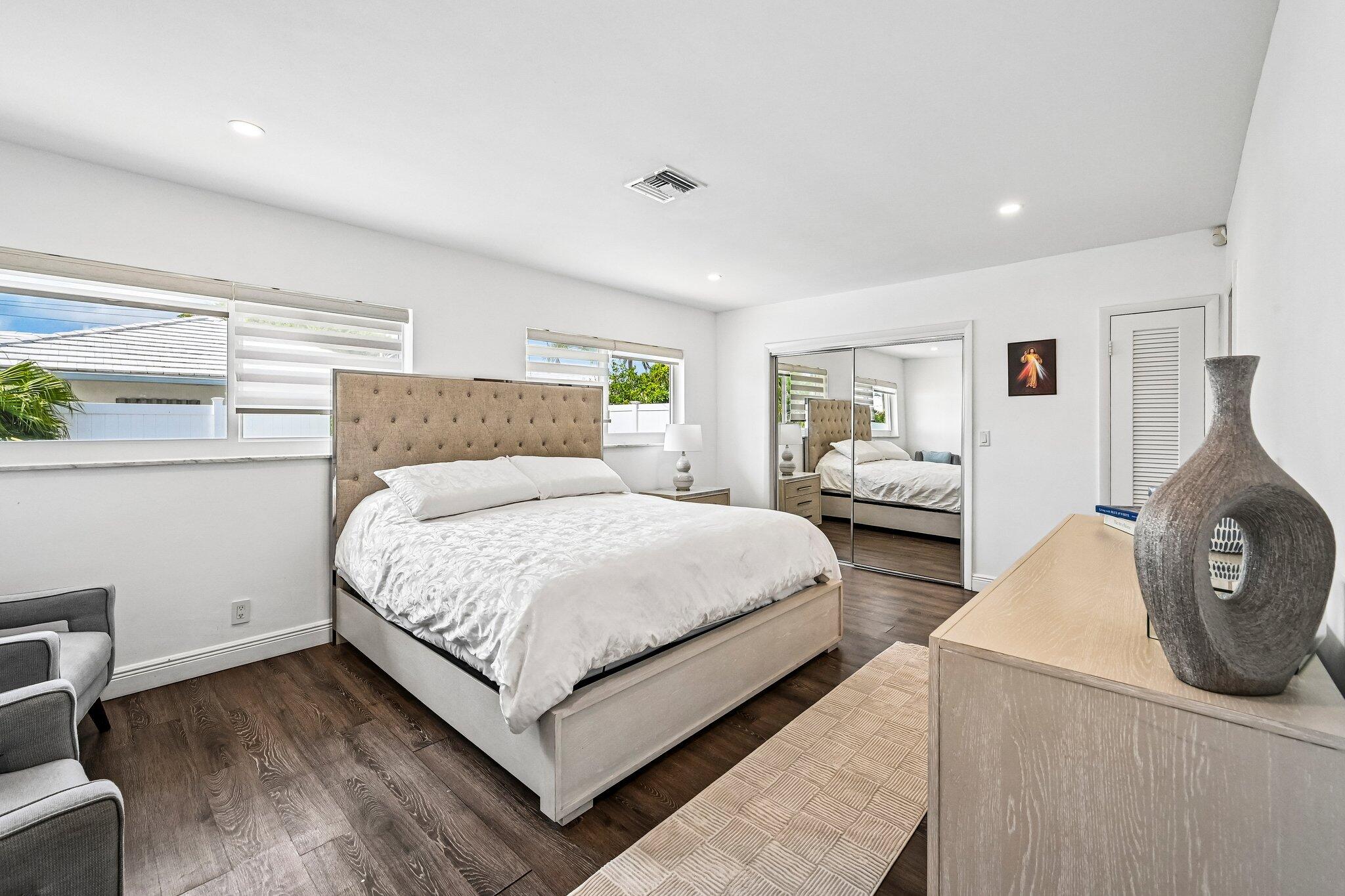 VENETIAN ISLES 2ND SEC - Residential
