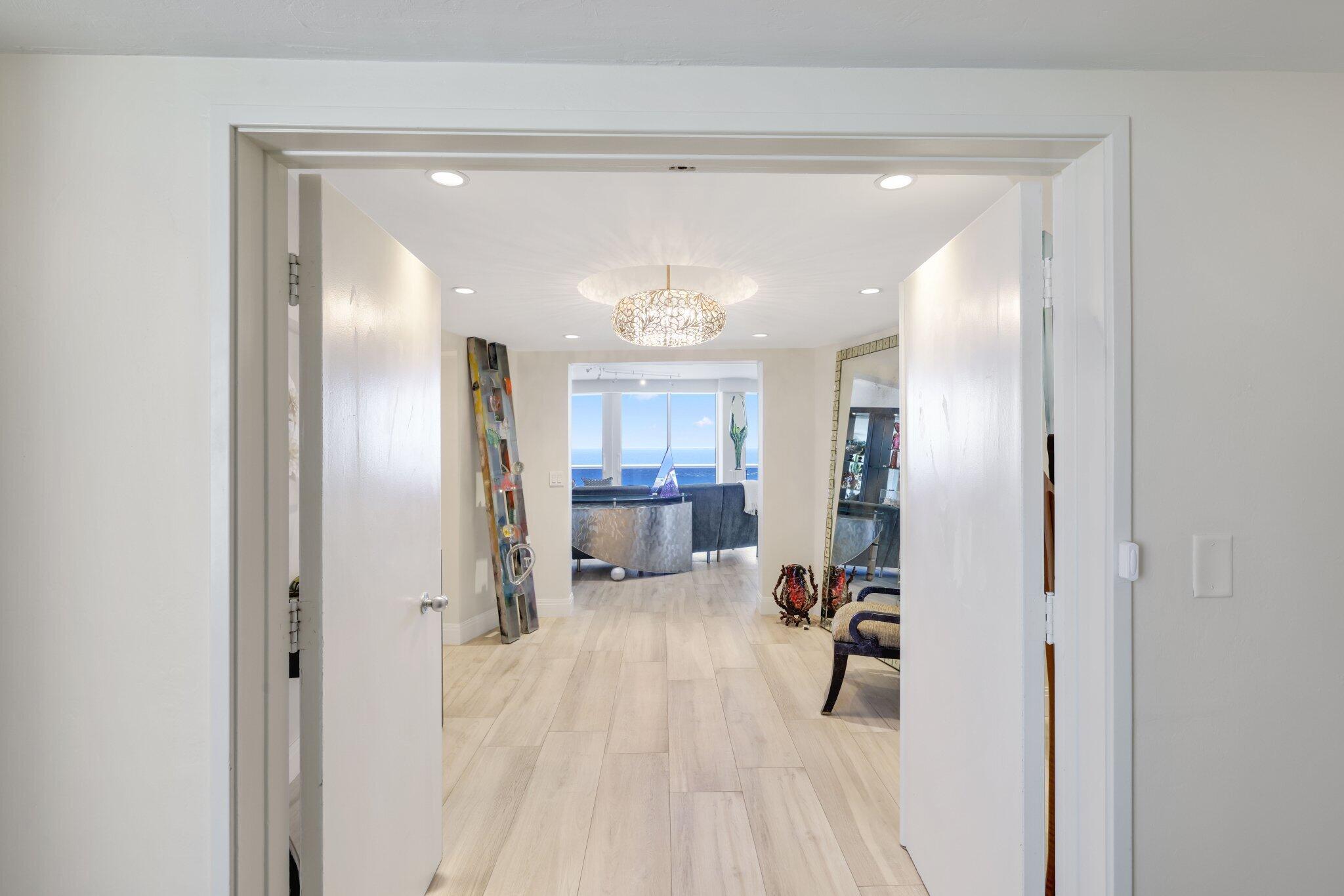 700 S Ocean Boulevard 1103-1104