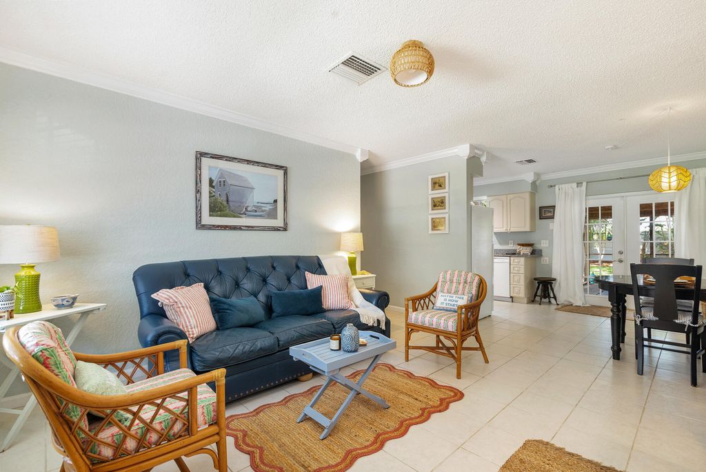 Photo of 808 Iroquois Street, Jupiter, FL 33458 (MLS # B26026020)