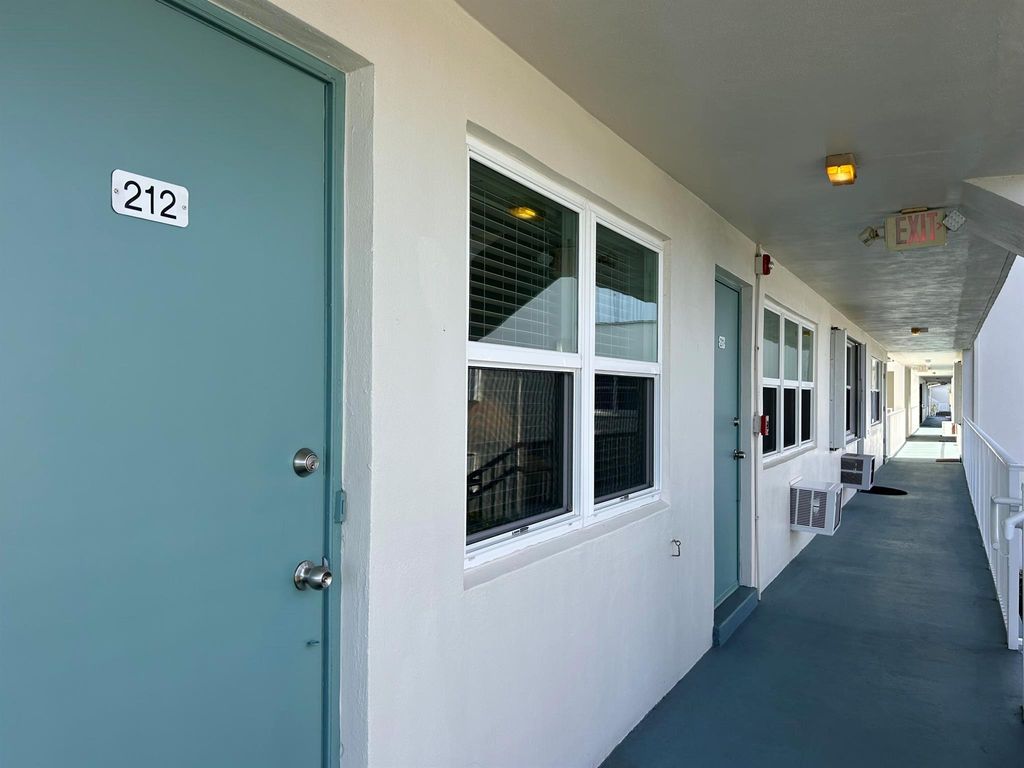 Photo of 350 Horizons E #212, Boynton Beach, FL 33435 (MLS # R11039478)