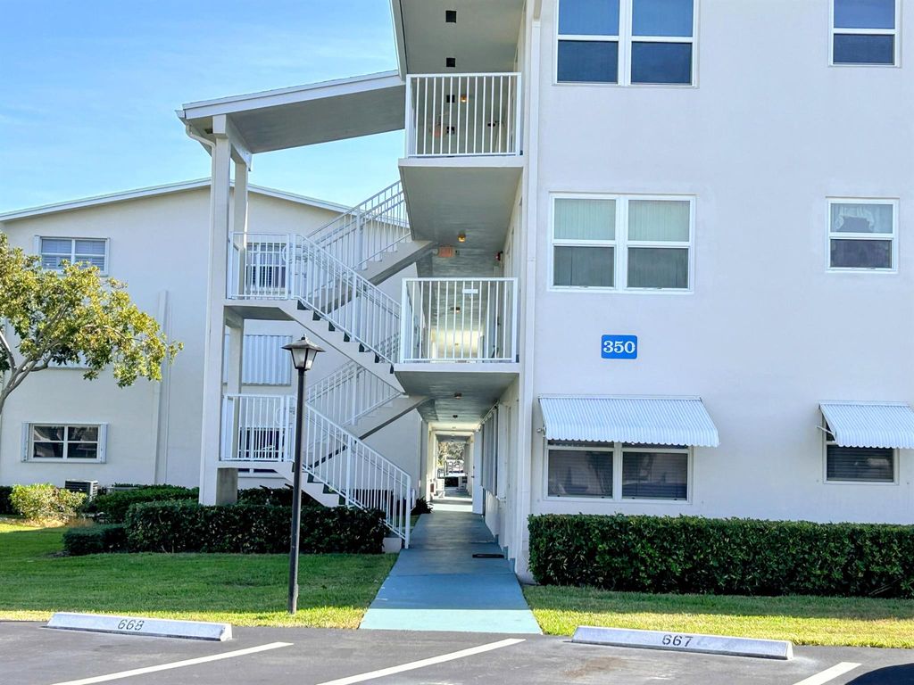 Photo of 350 Horizons E #212, Boynton Beach, FL 33435 (MLS # R11039478)