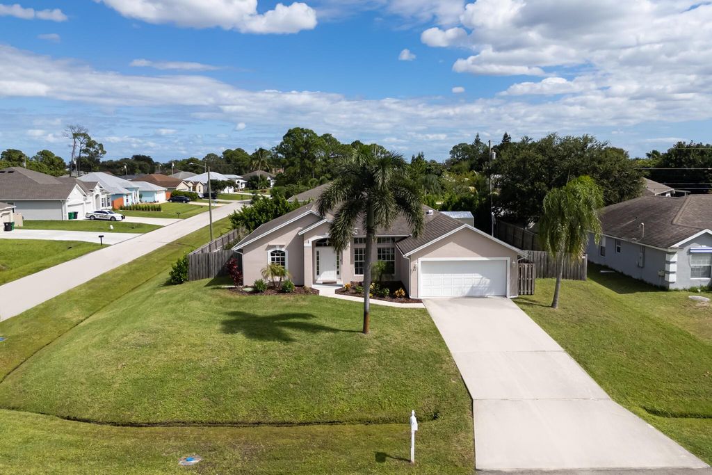 Photo of 103 SW Pilsner Circle, Port Saint Lucie, FL 34953 (MLS # R11133954)