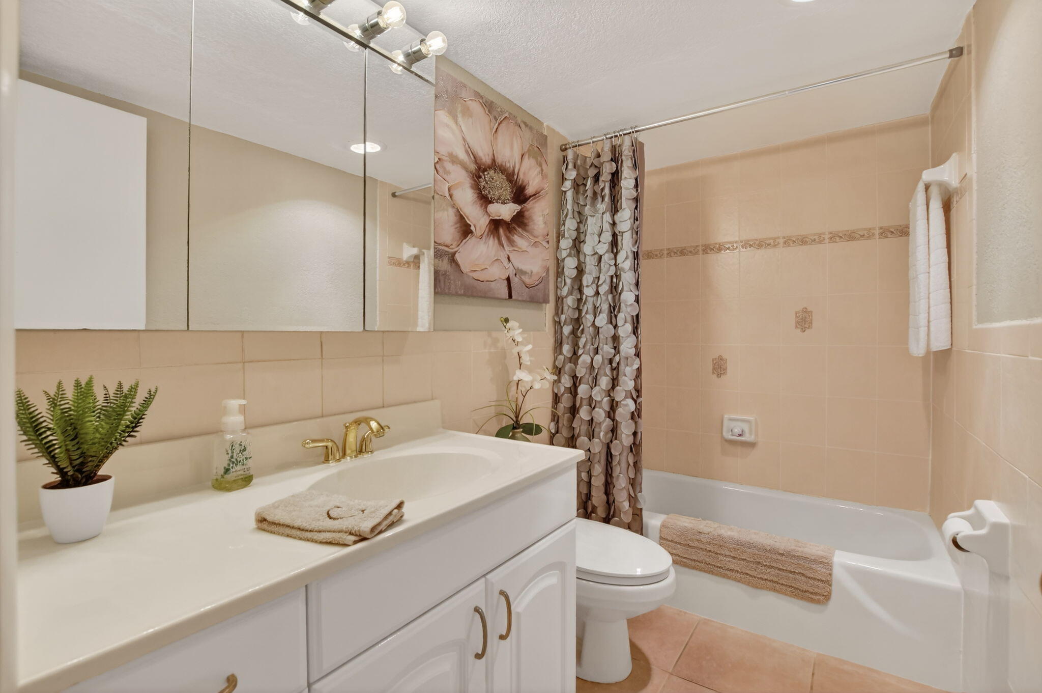 THREE THOUSAND CONDO - Residential Lease