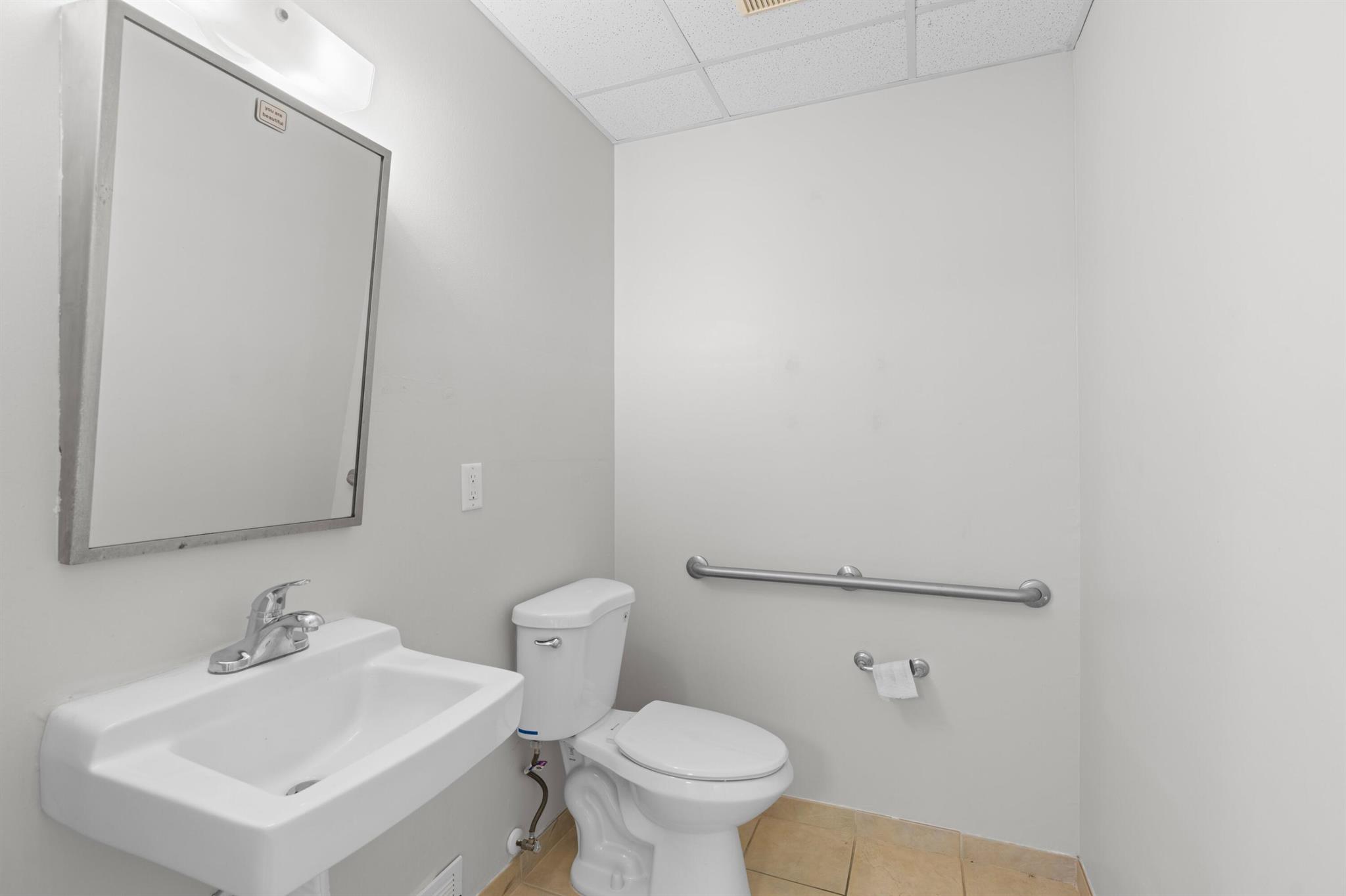 DELRAY GARDEN ESTATES 2 - Commercial Lease