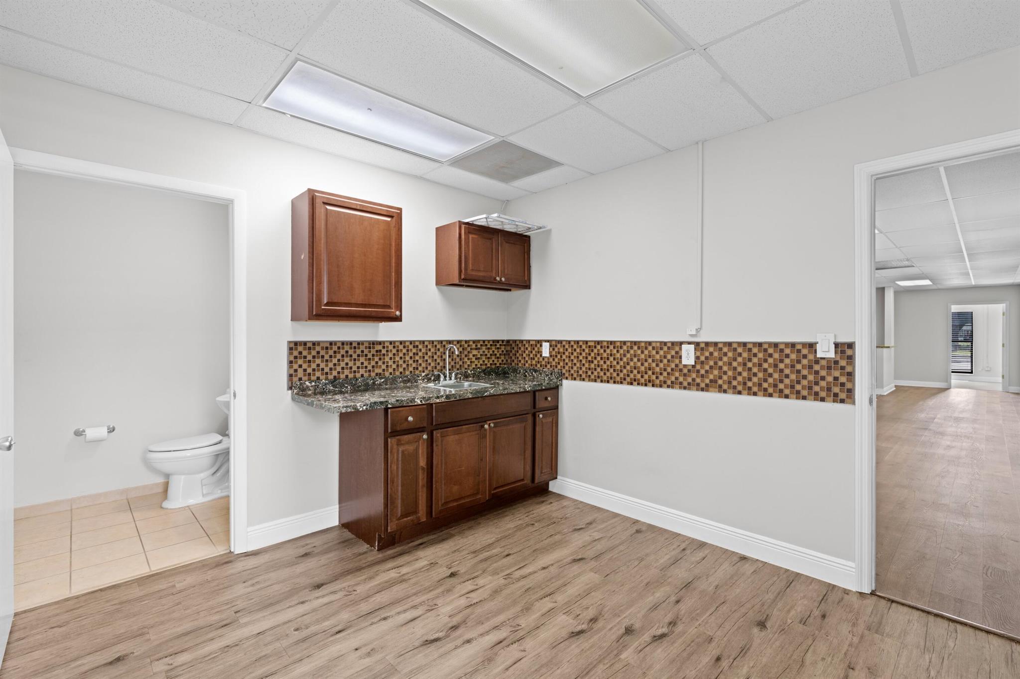 DELRAY GARDEN ESTATES 2 - Commercial Lease