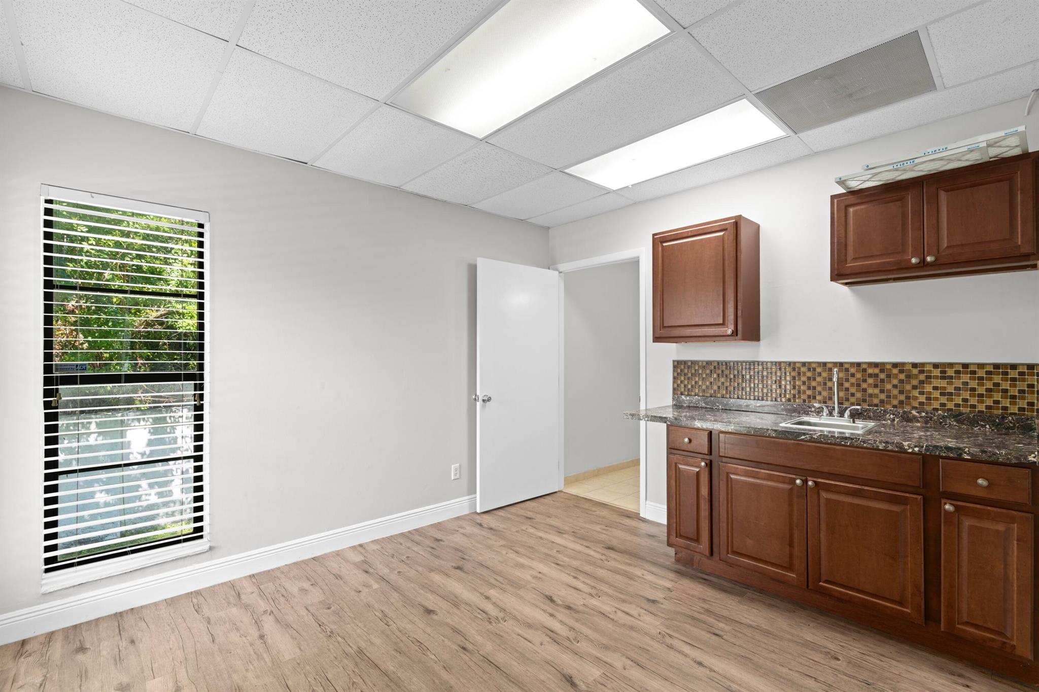 DELRAY GARDEN ESTATES 2 - Commercial Lease