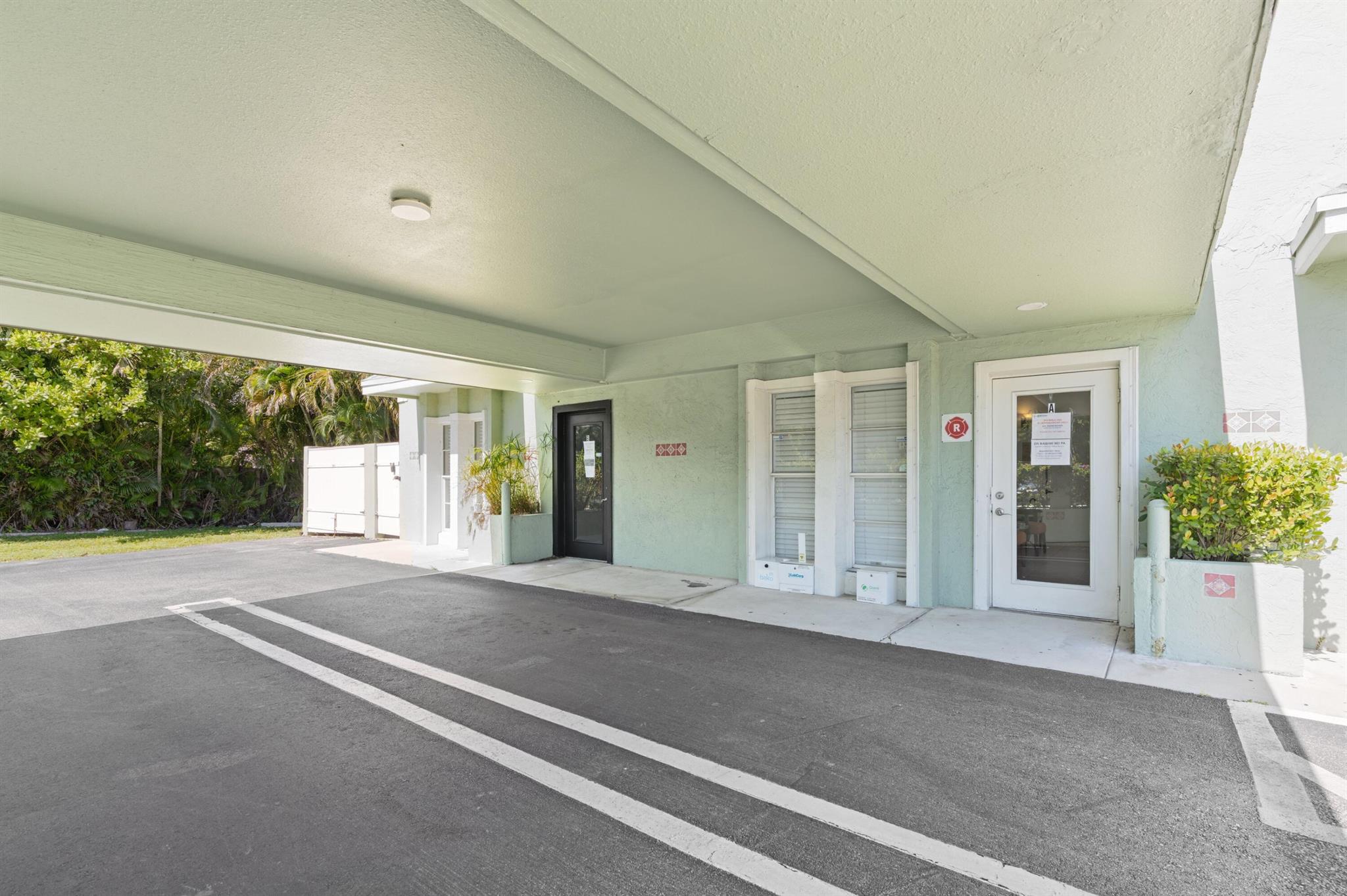 DELRAY GARDEN ESTATES 2 - Commercial Lease