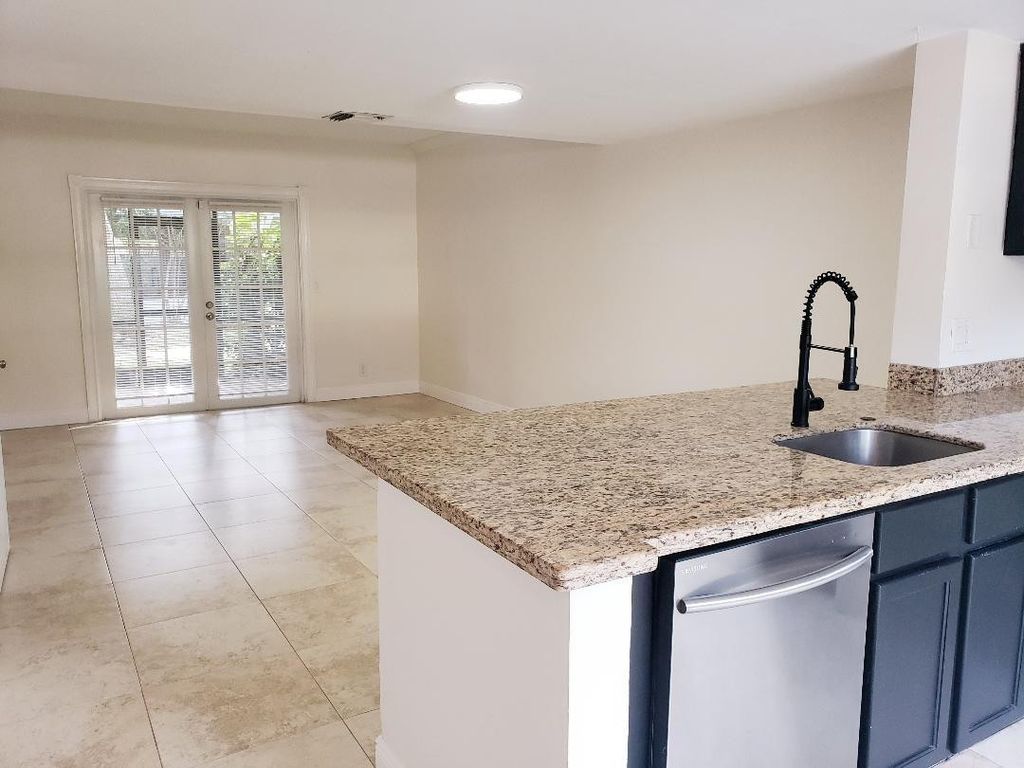Photo of 89 SW 3rd Street, Pompano Beach, FL 33060 (MLS # F10554206)